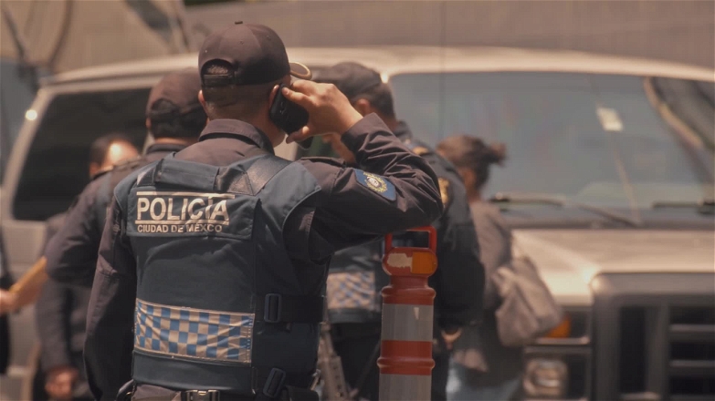 Dirty Money S01E04 Cartel Bank