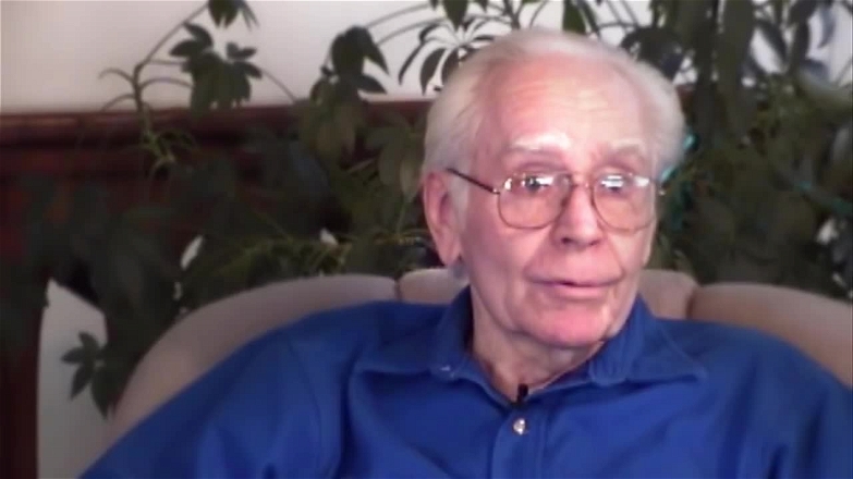 44 - Saucer-shaped Objects Over D.C.