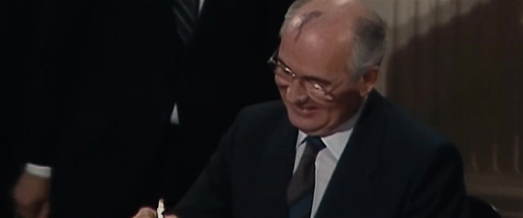 Turning Point The Bomb And The Cold War S01E06