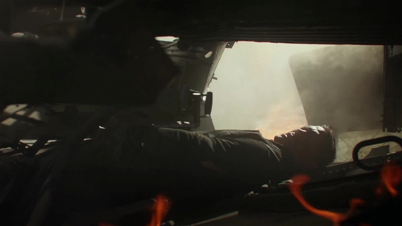 06 Transformers Bumblebee - Action