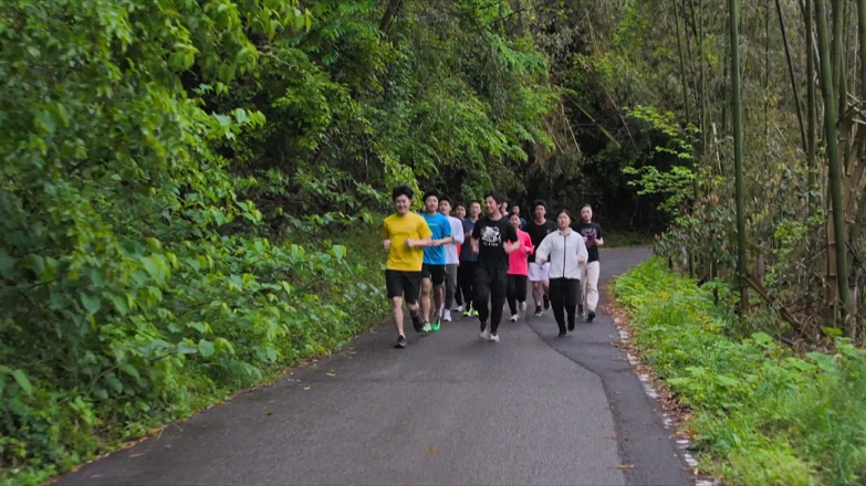 Brief History Of The Future S01E05